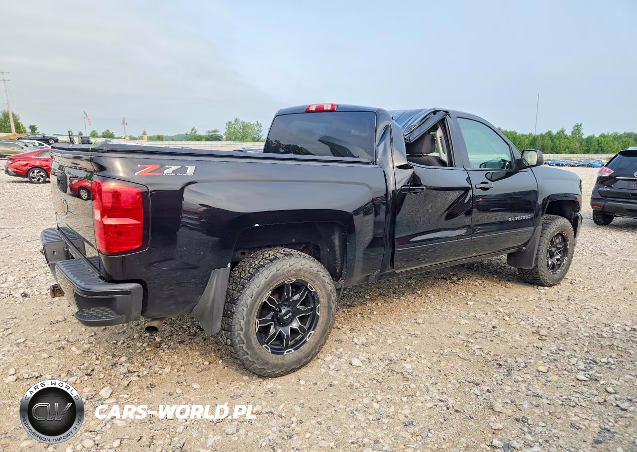 2018 Chevrolet Silverado K1500 Lt VIN:3GCUKREC5JG492976 - 3
