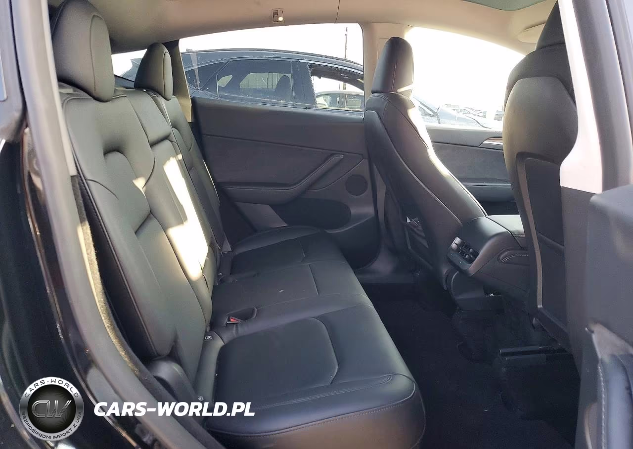 2024 Tesla Model Y VIN:7SAYGDED2RF020317 - 10