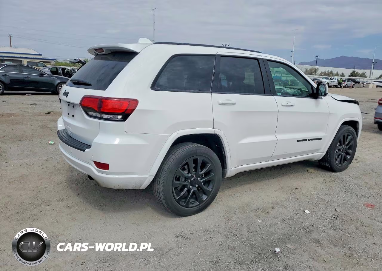 2019 Jeep Grand Cherokee Laredo VIN:1C4RJEAG3KC789968 - 3