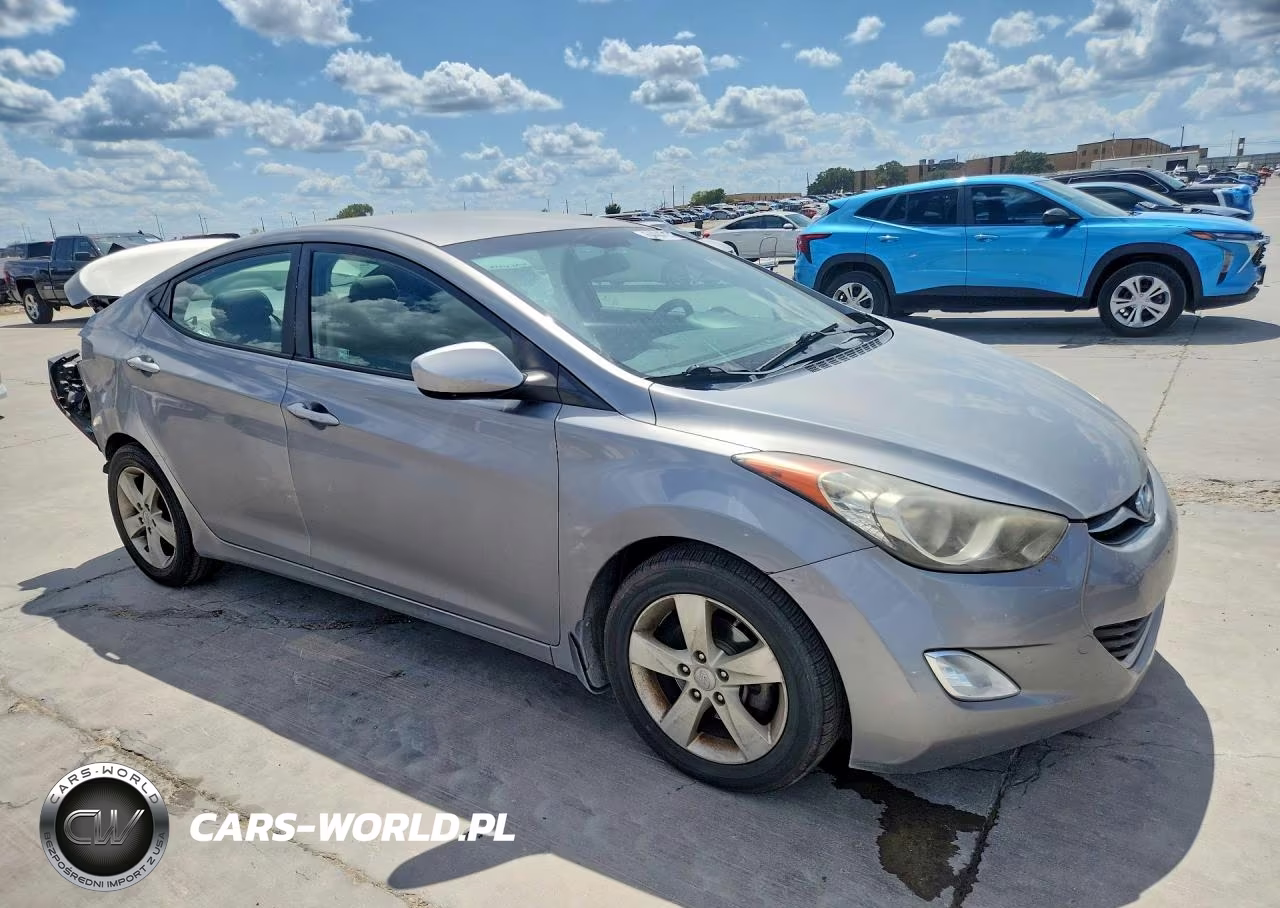 2013 Hyundai Elantra Gls VIN:KMHDH4AE4DU971556 - 4