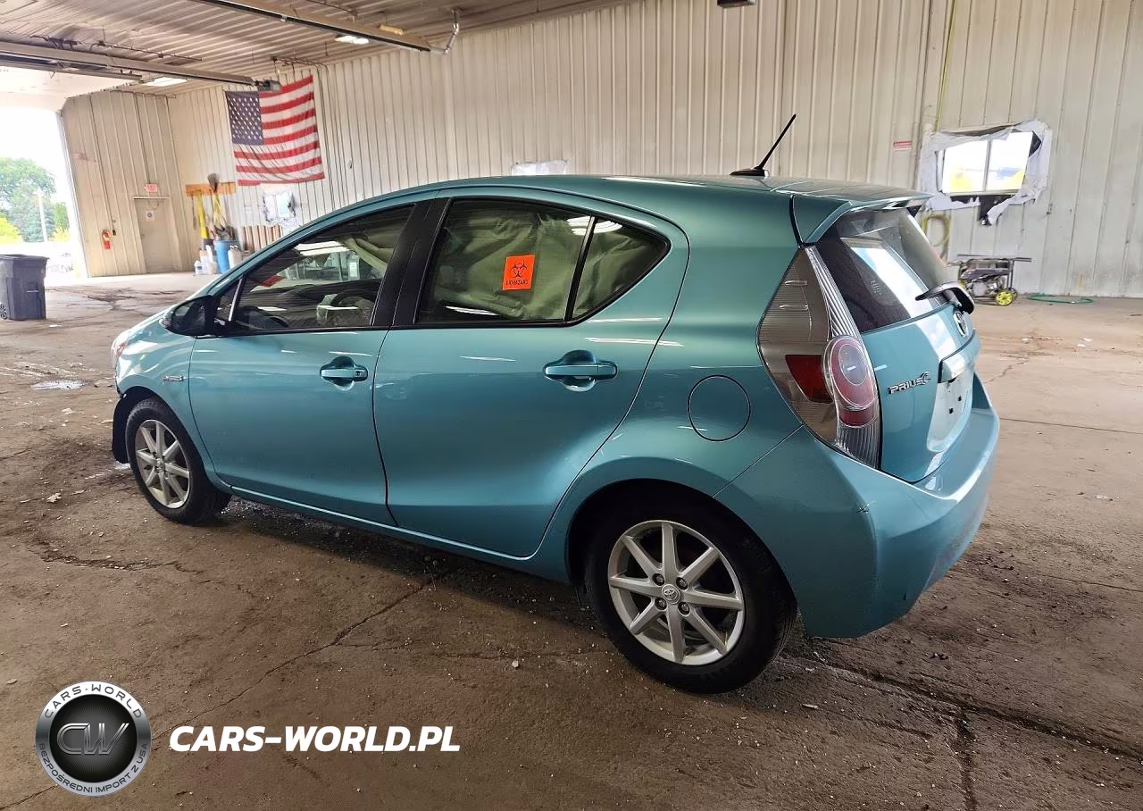2013 Toyota Prius C Three VIN:JTDKDTB31D1046930 - 2