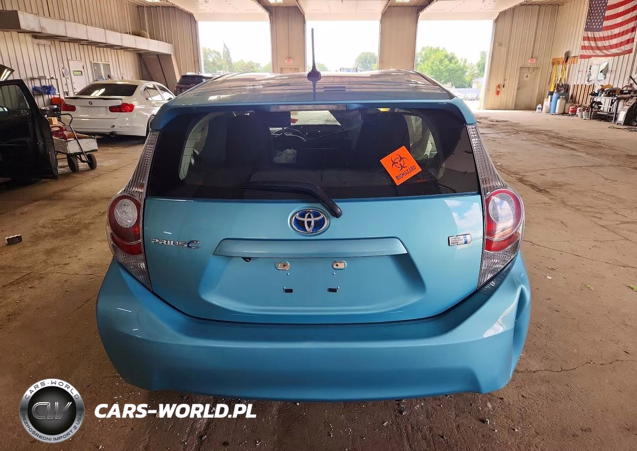 2013 Toyota Prius C Three VIN:JTDKDTB31D1046930 - 6