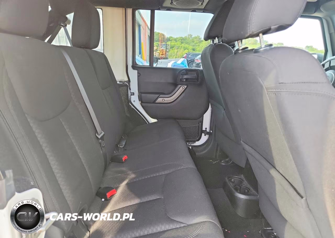 2014 Jeep Wrangler Unlimited Sport VIN:1C4BJWDG0EL125151 - 10