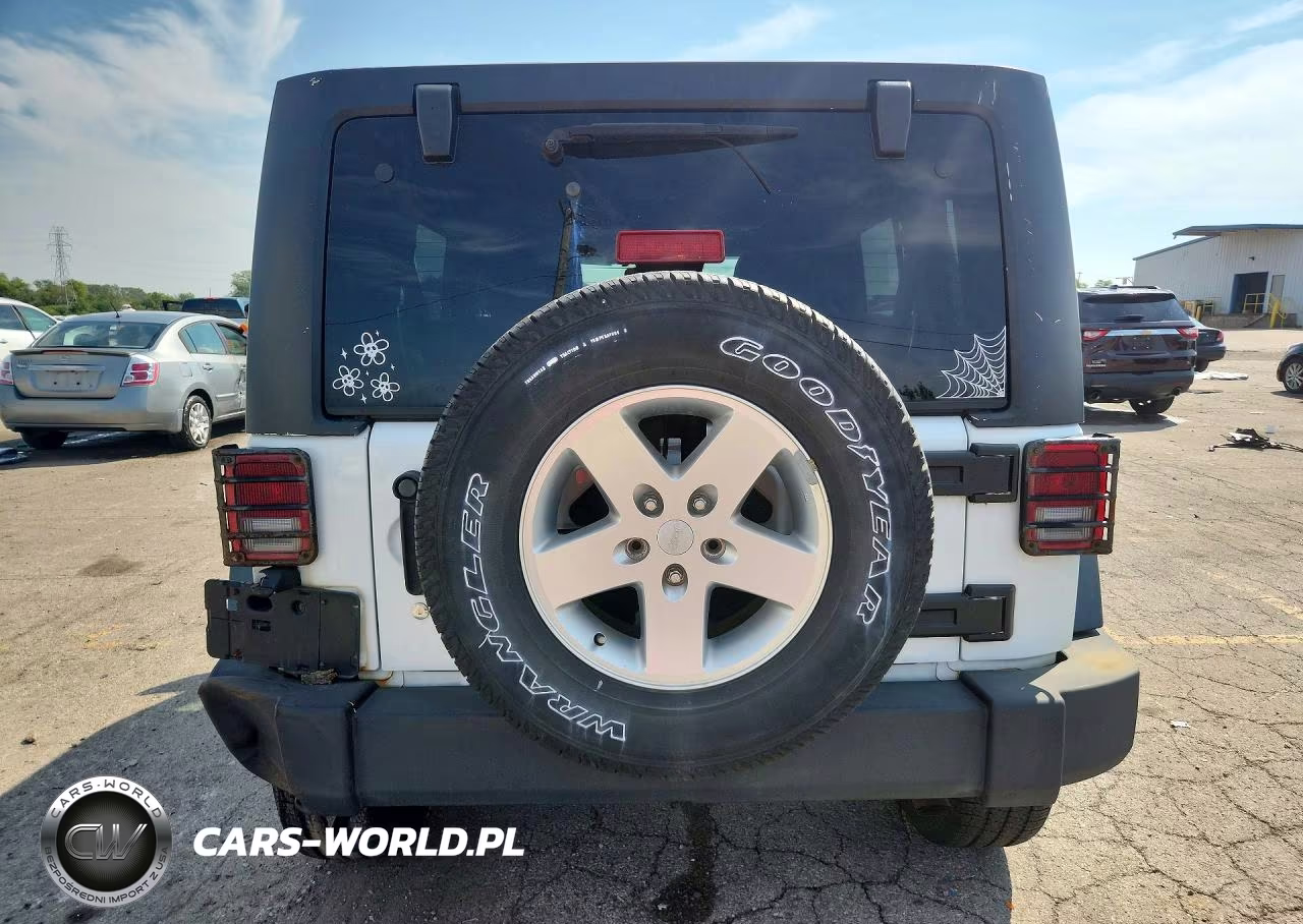 2014 Jeep Wrangler Unlimited Sport VIN:1C4BJWDG0EL125151 - 6