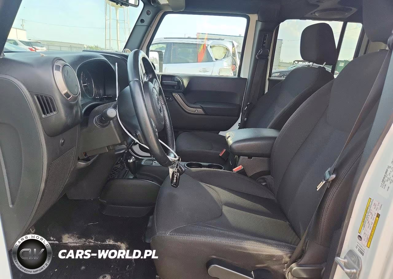 2014 Jeep Wrangler Unlimited Sport VIN:1C4BJWDG0EL125151 - 7