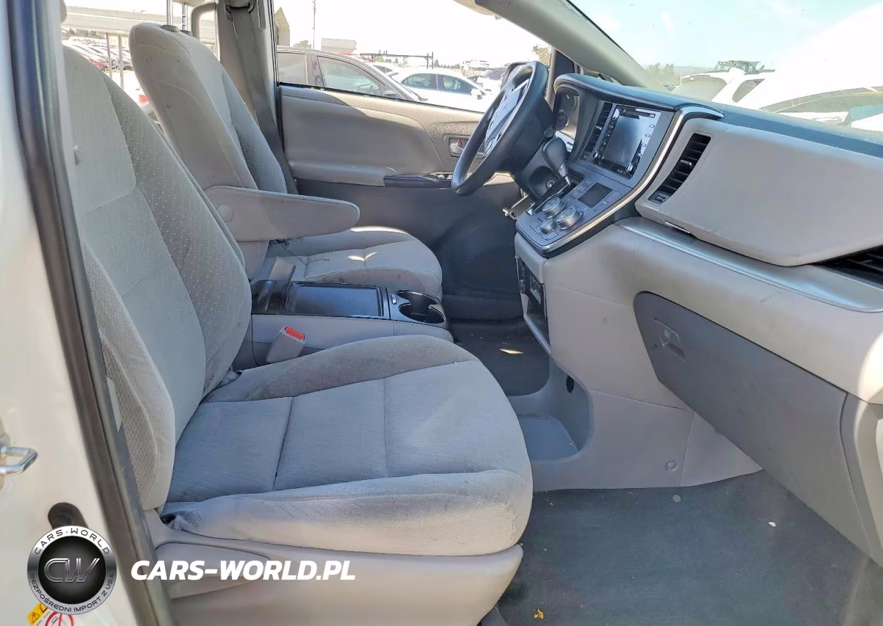 2018 Toyota Sienna Le VIN:5TDKZ3DC4JS960957 - 7