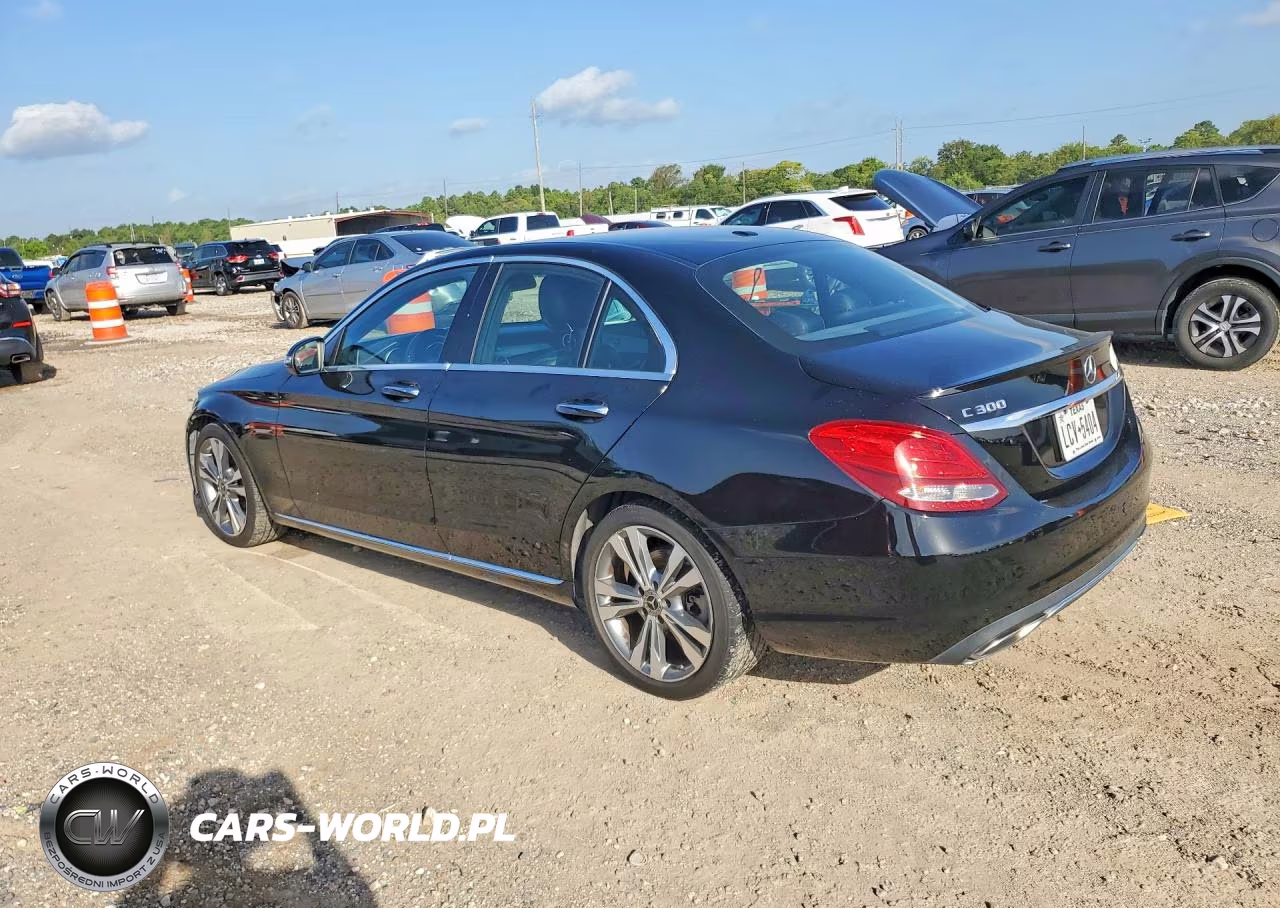 2018 Mercedes-Benz C 300 VIN:55SWF4JB9JU252637 - 2