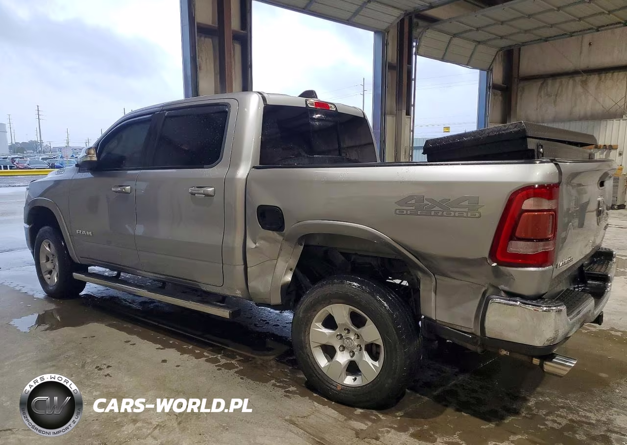 2019 Ram 1500 Laramie VIN:1C6SRFJT3KN725227 - 2