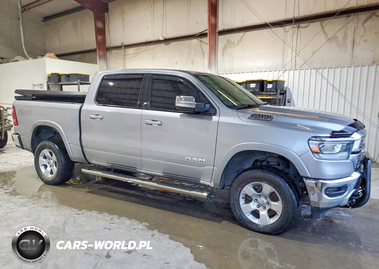 2019 Ram 1500 Laramie VIN:1C6SRFJT3KN725227 - 4