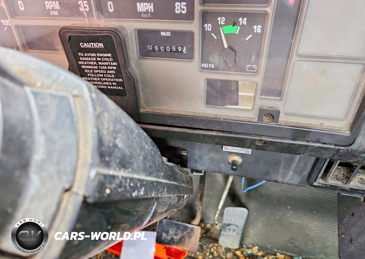 2001 International 4700 Flatbed Truck VIN:1HTSCABM11H367436 - 9