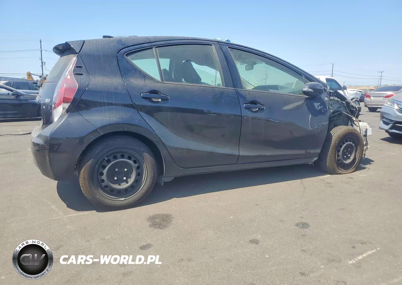 2016 Toyota Prius C Two VIN:JTDKDTB3XG1129129 - 3
