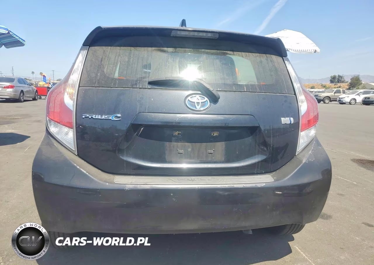 2016 Toyota Prius C Two VIN:JTDKDTB3XG1129129 - 6