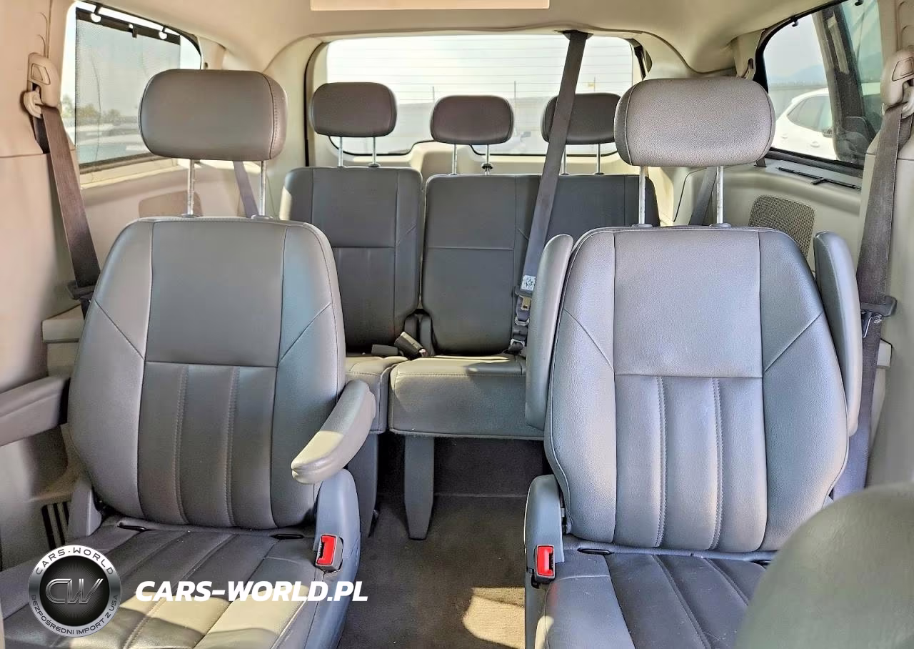 2008 Chrysler Town & Country Touring VIN:2A8HR54P38R830544 - 10