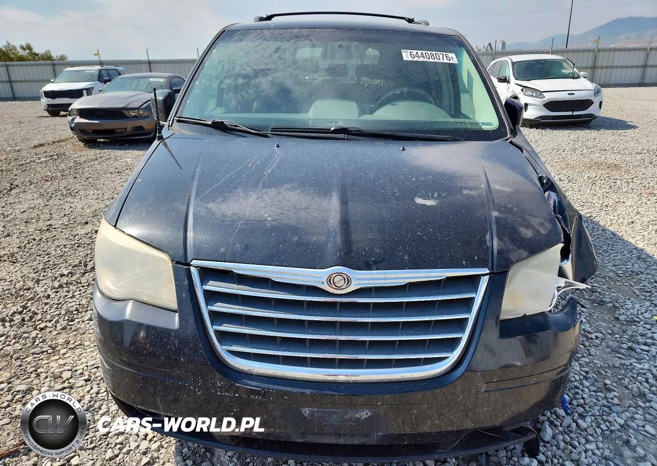 2008 Chrysler Town & Country Touring VIN:2A8HR54P38R830544 - 5