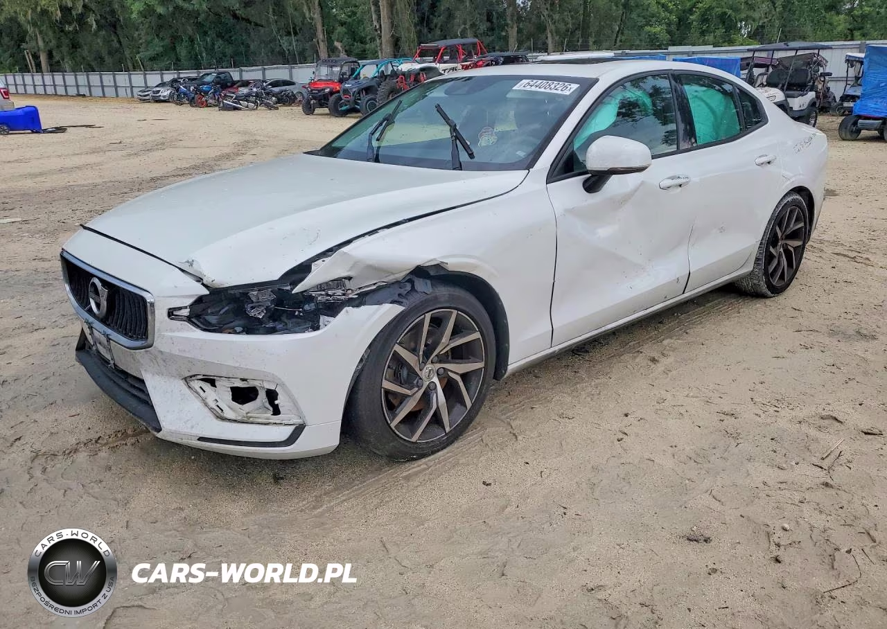 2020 Volvo S60 T5 Momentum