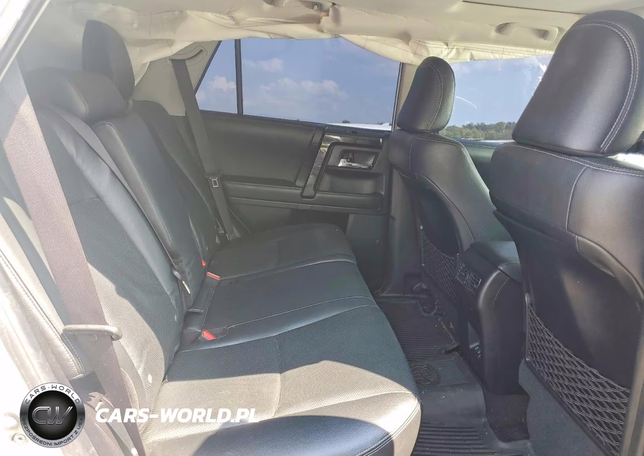 2021 Toyota 4Runner Nightshade Edition VIN:JTEJU5JR3M5863835 - 11