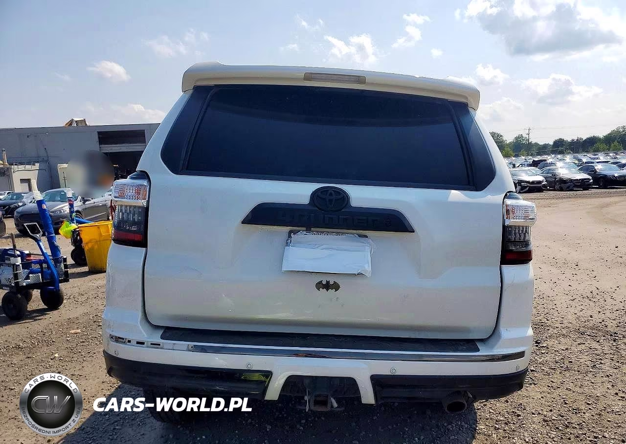 2021 Toyota 4Runner Nightshade Edition VIN:JTEJU5JR3M5863835 - 6