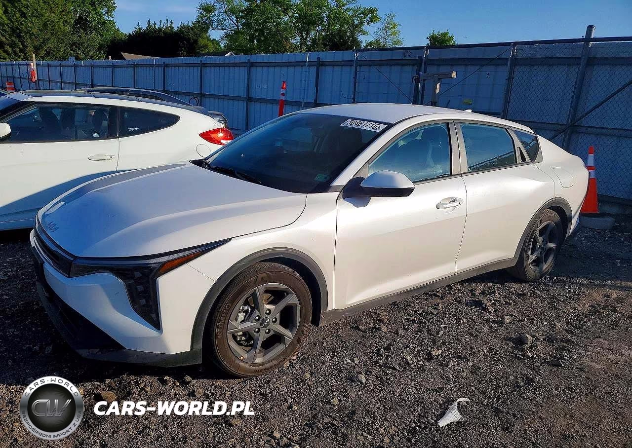 2025 Kia K4 Lxs – zdjęcie 1 z 12
