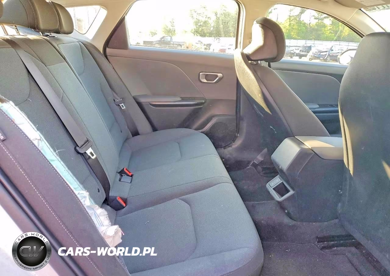 2025 Kia K4 Lxs VIN:3KPFT4DEXSE220528 - 10