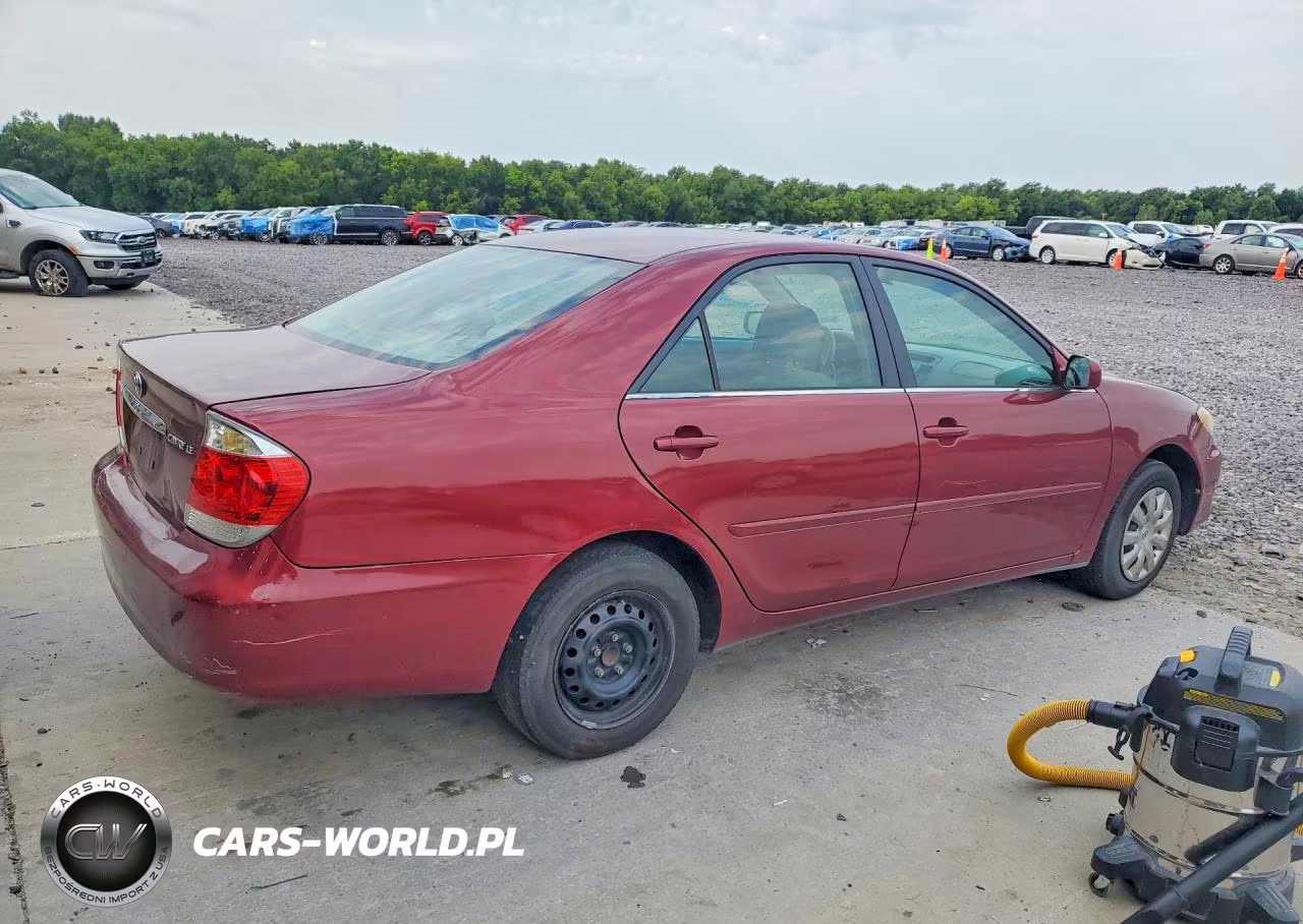2005 Toyota Camry Le VIN:4T1BE32K45U390249 - 3