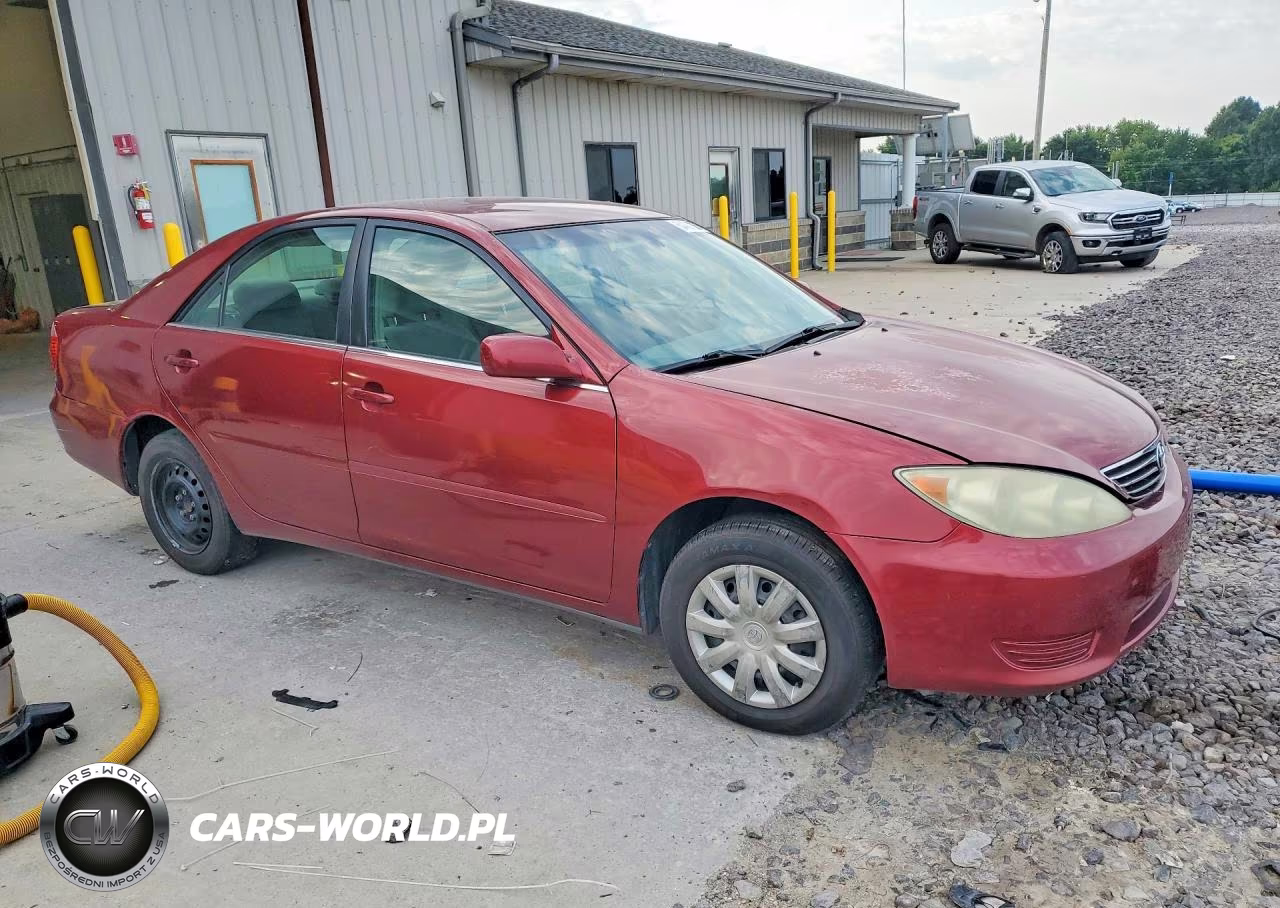 2005 Toyota Camry Le VIN:4T1BE32K45U390249 - 4