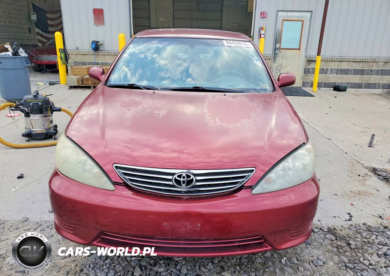 2005 Toyota Camry Le VIN:4T1BE32K45U390249 - 5