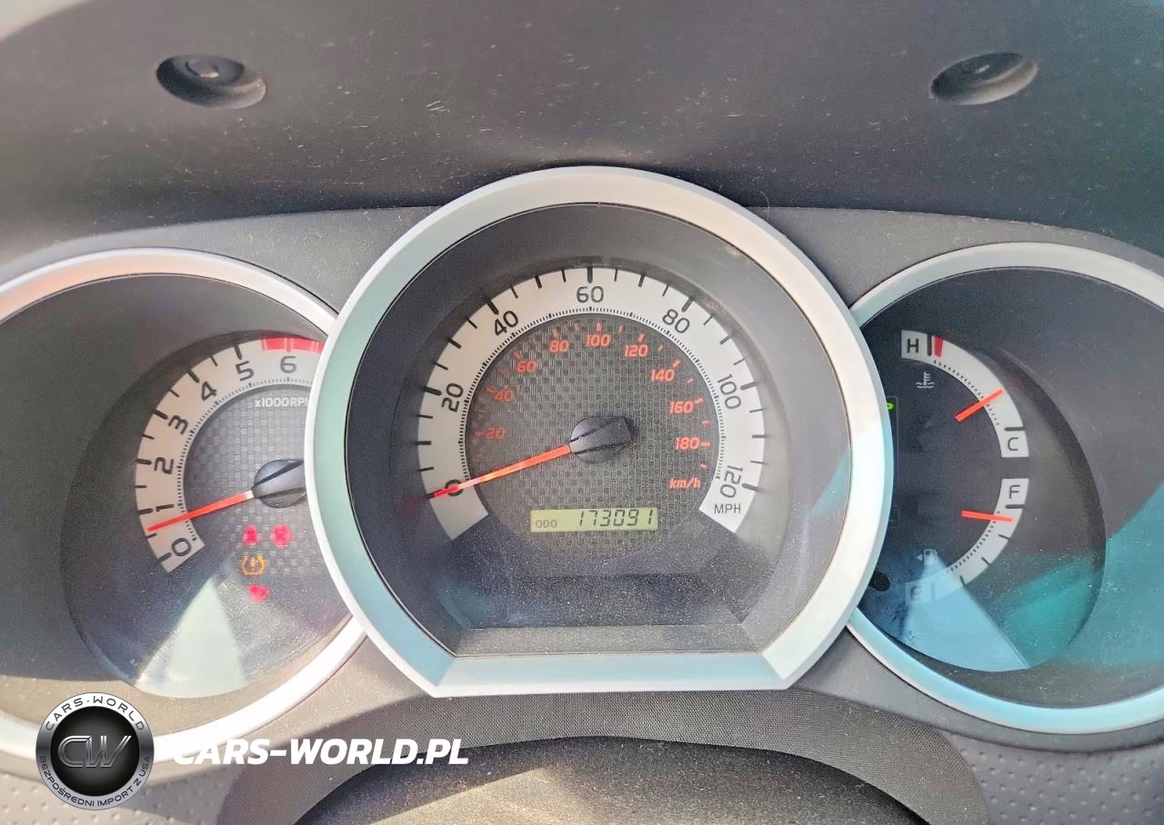 2013 Toyota Tacoma Double Cab VIN:3TMLU4EN2DM105011 - 9