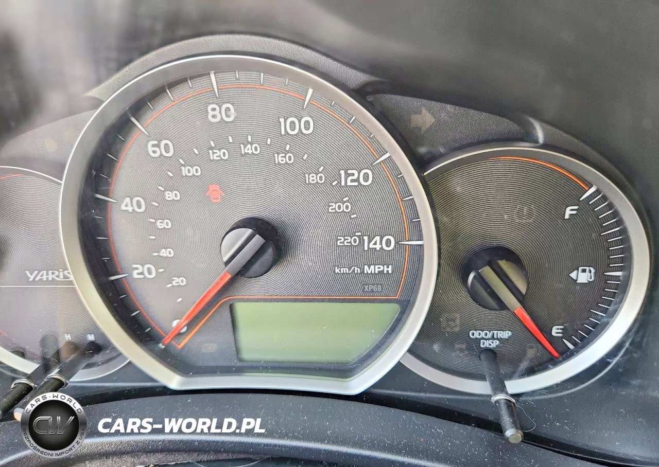 2013 Toyota Yaris 5-Door Le VIN:JTDKTUD30DD566704 - 9