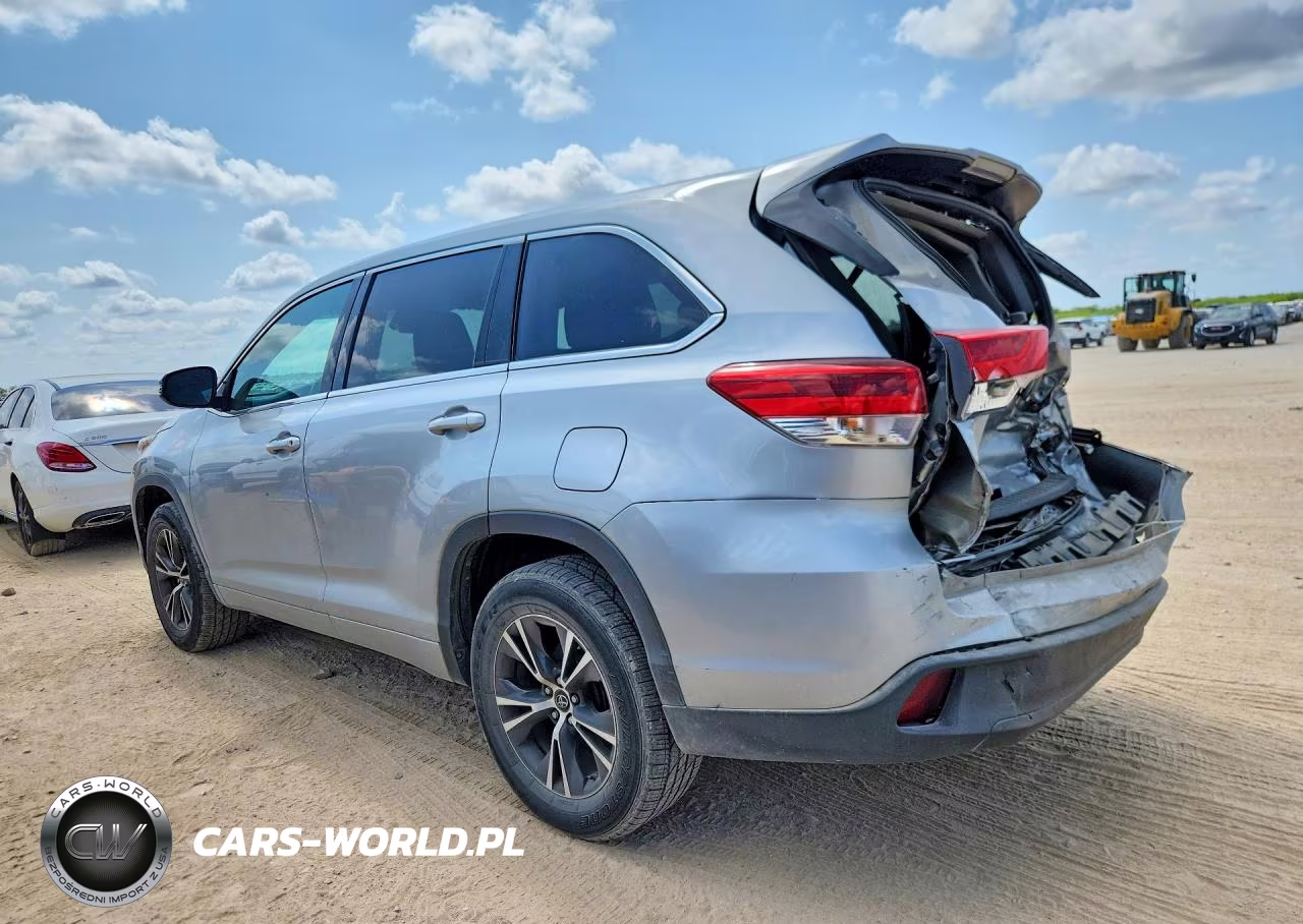 2018 Toyota Highlander Le VIN:5TDZZRFH4JS254095 - 2