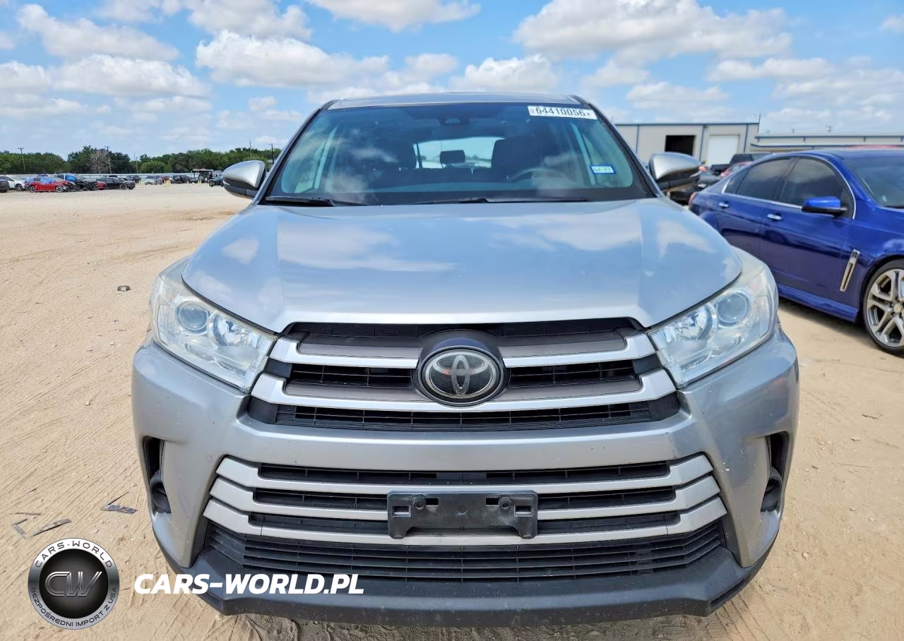 2018 Toyota Highlander Le VIN:5TDZZRFH4JS254095 - 5