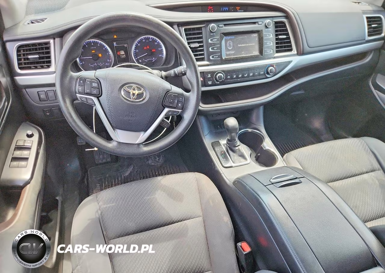 2018 Toyota Highlander Le VIN:5TDZZRFH4JS254095 - 8