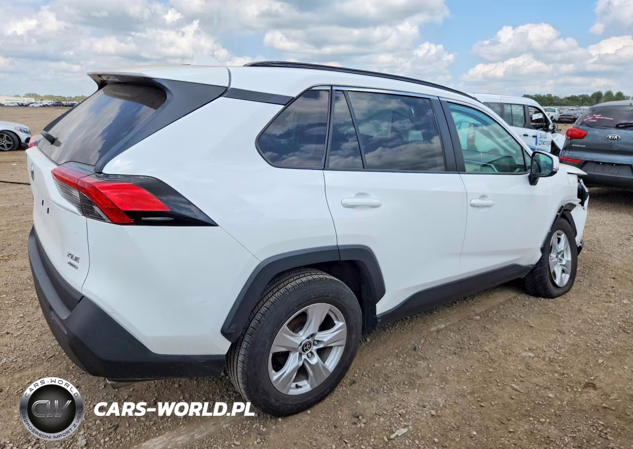 2021 Toyota Rav4 Xle VIN:2T3P1RFV7MC195035 - 3