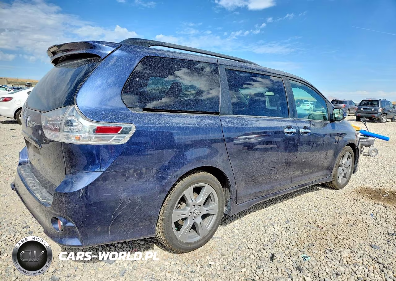 2018 Toyota Sienna Se 8-Passenger VIN:5TDXZ3DC2JS926568 - 3