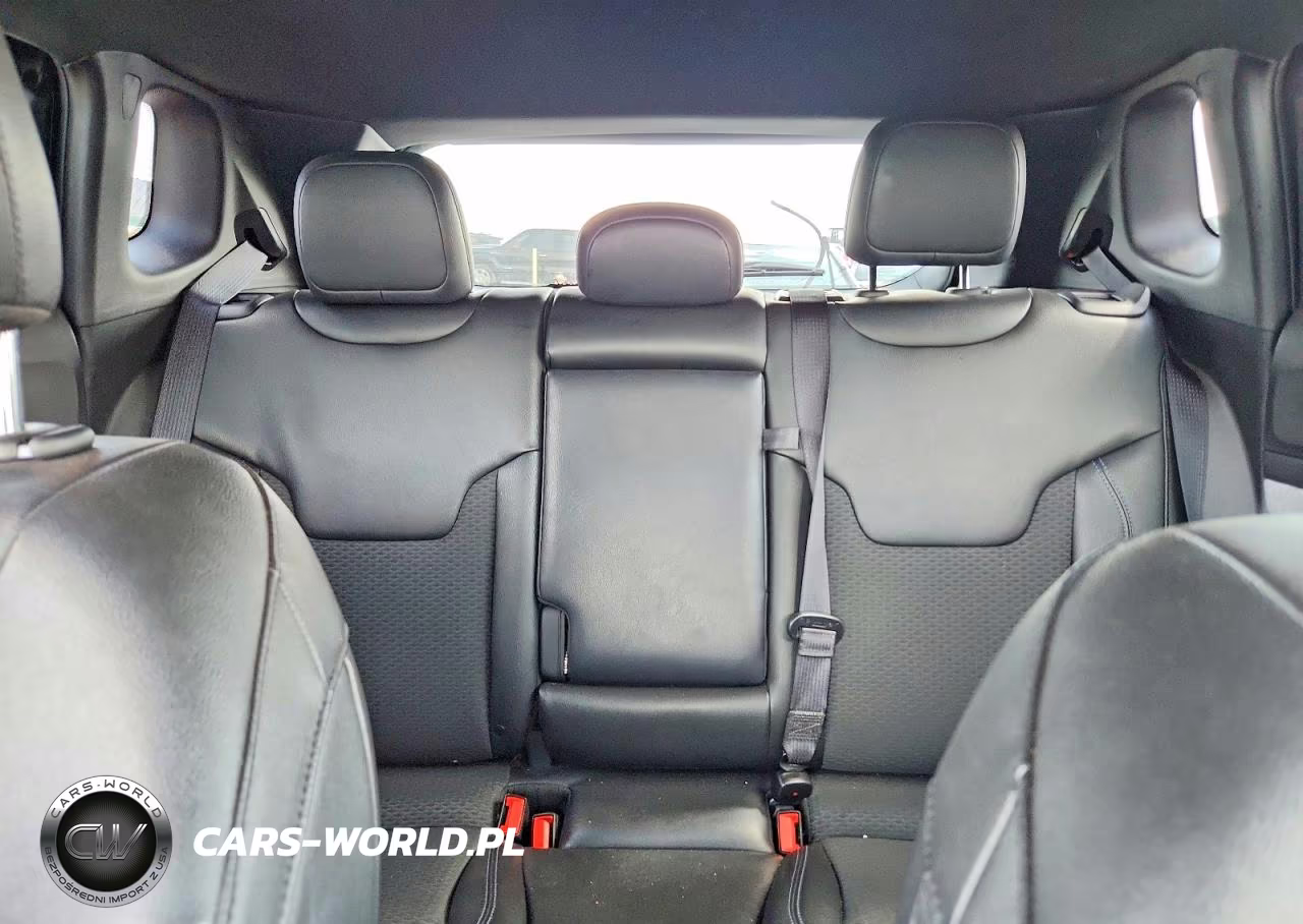 2025 Jeep Compass Latitude VIN:3C4NJDBN7ST567606 - 10