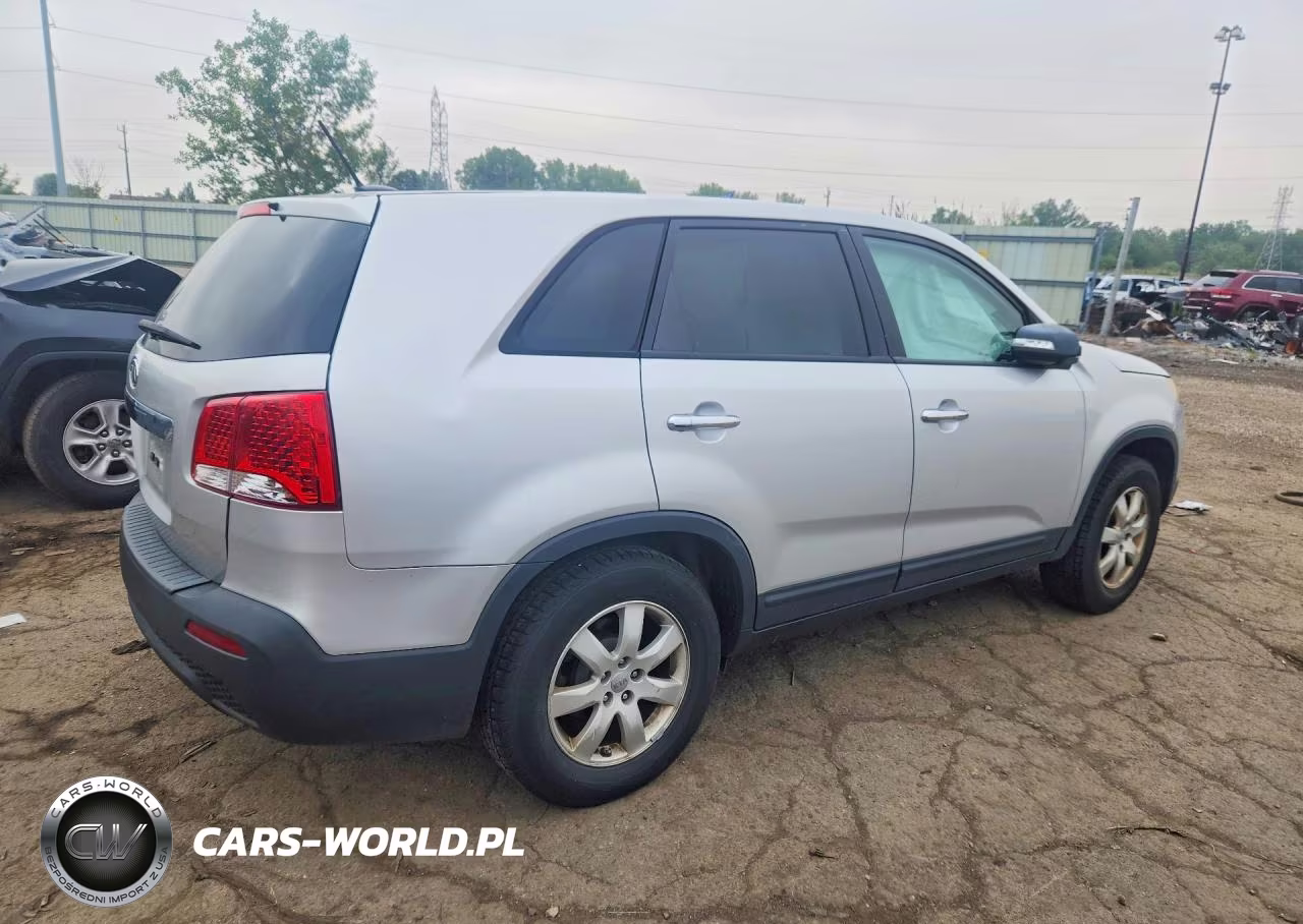 2012 Kia Sorento Lx VIN:5XYKT3A12CG230260 - 3