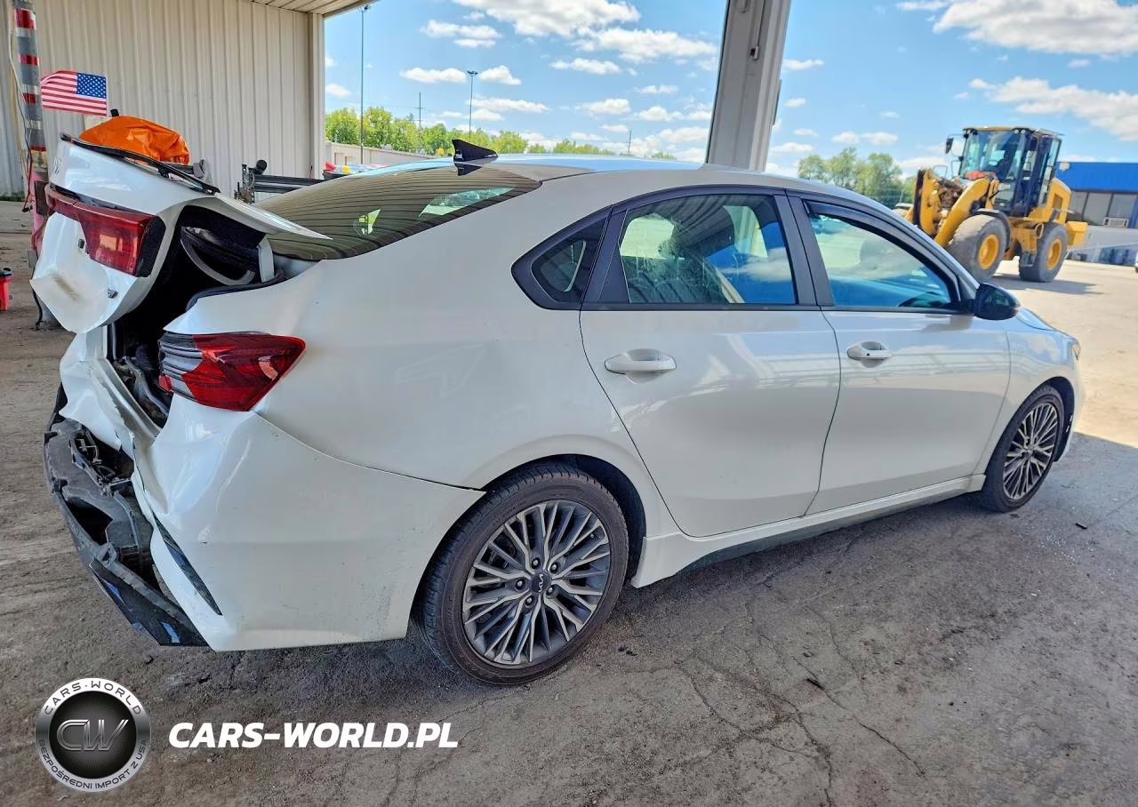 2023 Kia Forte Gt Line VIN:3KPF54AD2PE662488 - 3