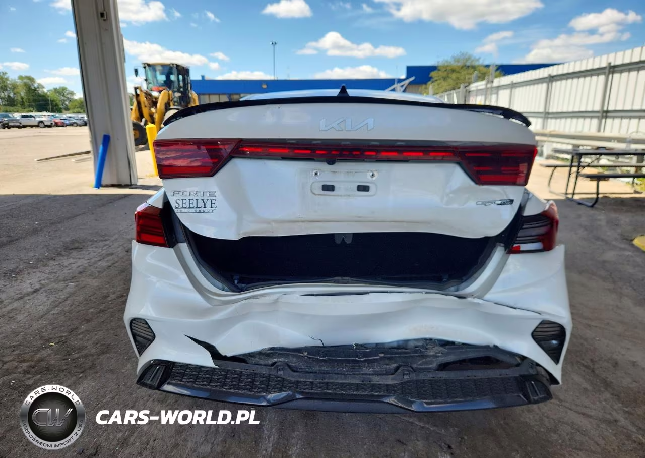 2023 Kia Forte Gt Line VIN:3KPF54AD2PE662488 - 6