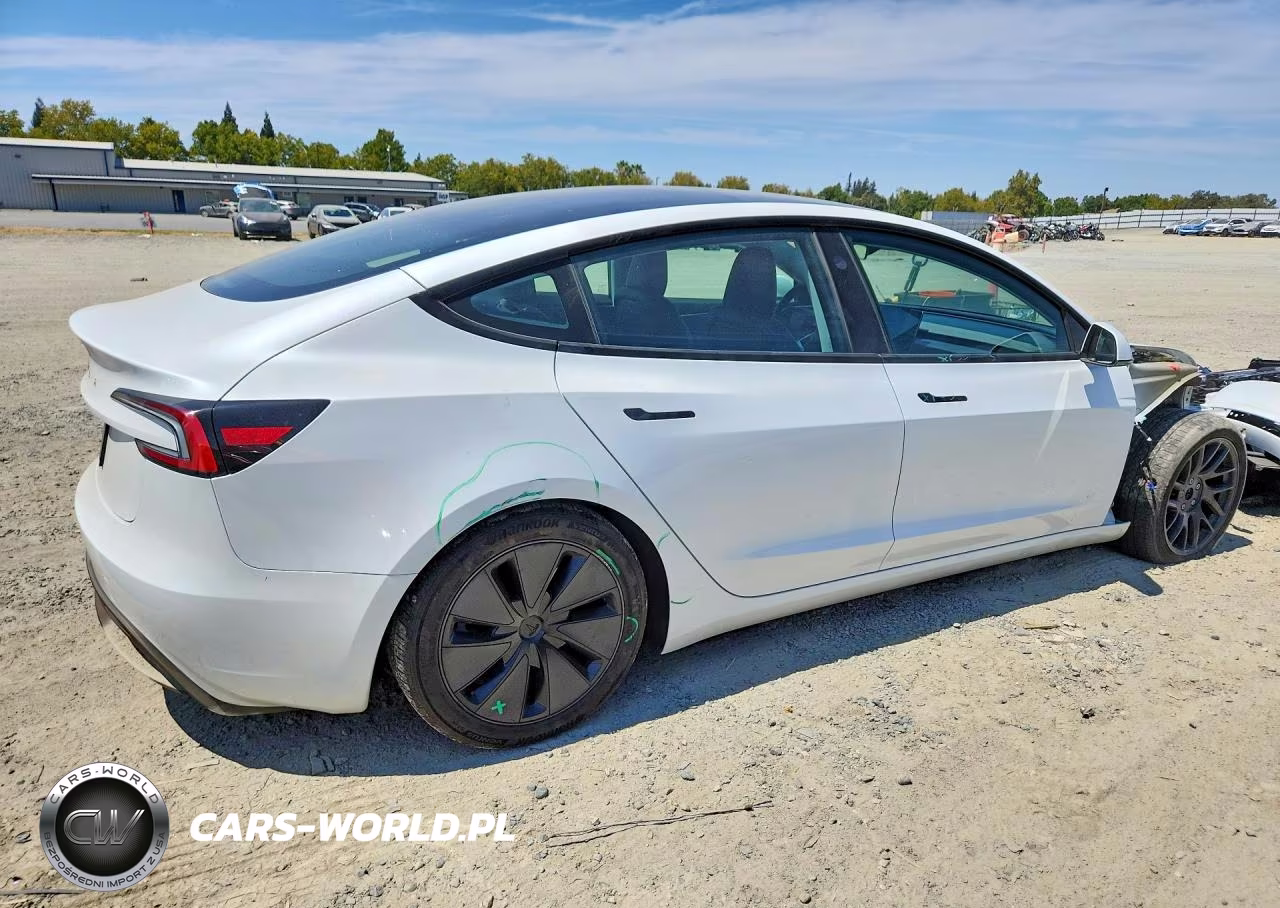 2024 Tesla Model 3 VIN:5YJ3E1EA4RF747850 - 3