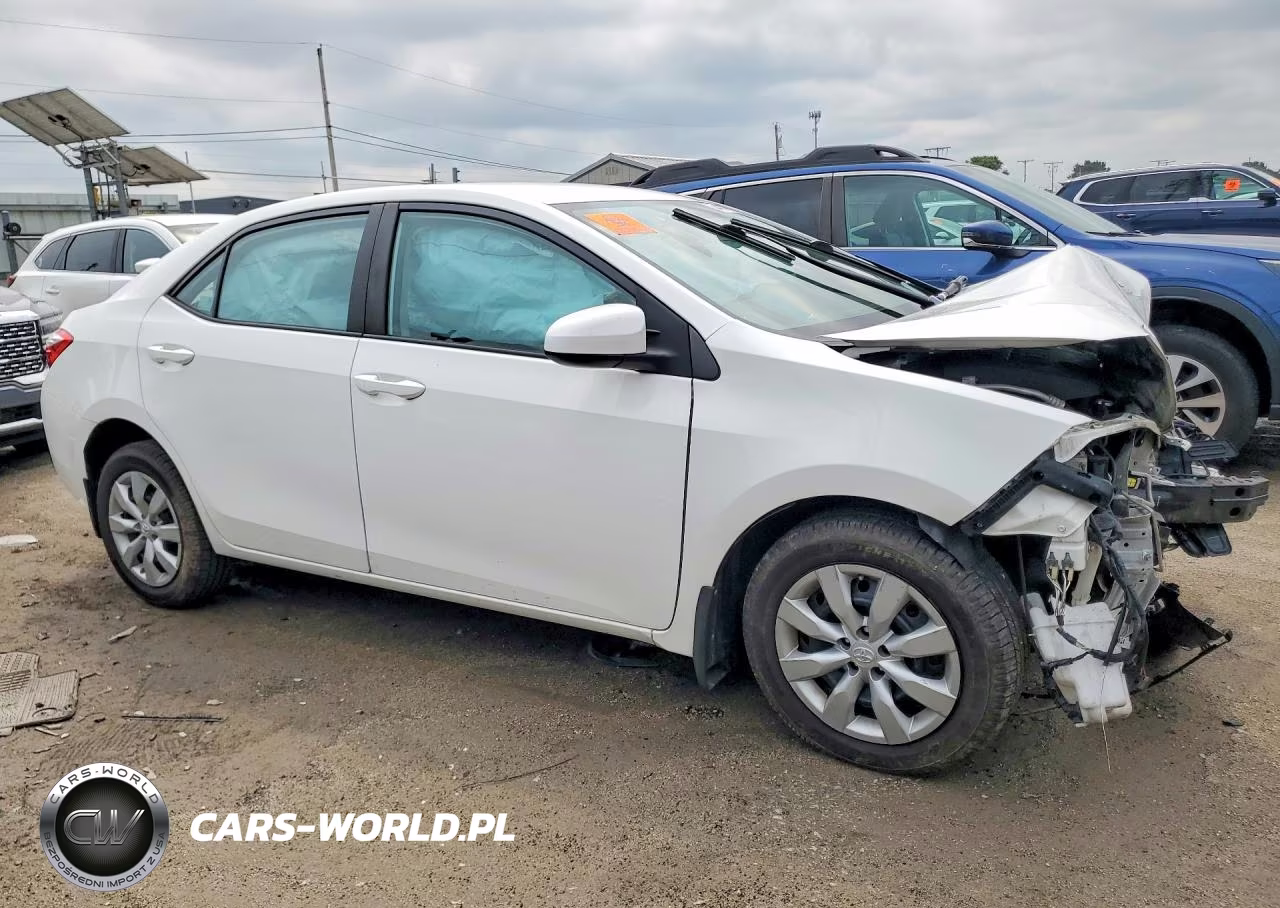 2015 Toyota Corolla Le VIN:5YFBURHE6FP244090 - 4
