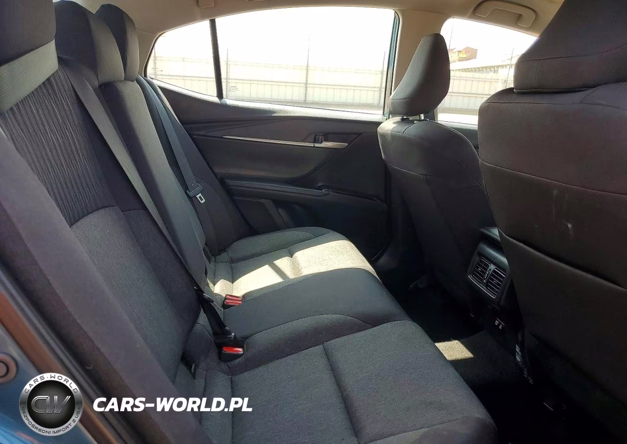 2025 Toyota Camry Le VIN:4T1DAACK5SU520266 - 10