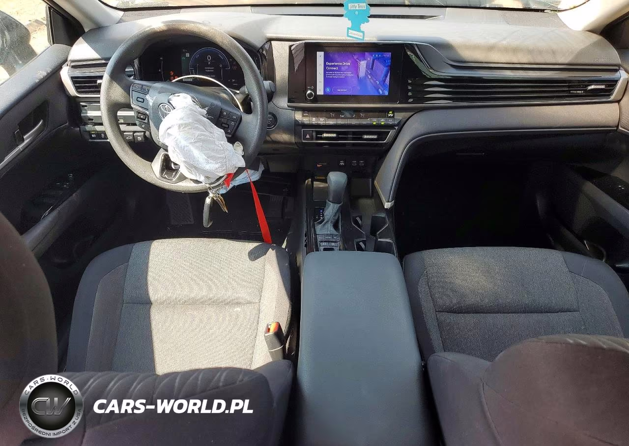 2025 Toyota Camry Le VIN:4T1DAACK5SU520266 - 8