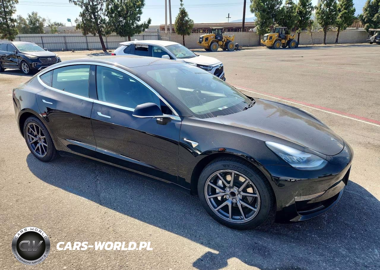 2019 Tesla Model 3 VIN:5YJ3E1EA3KF399075 - 4