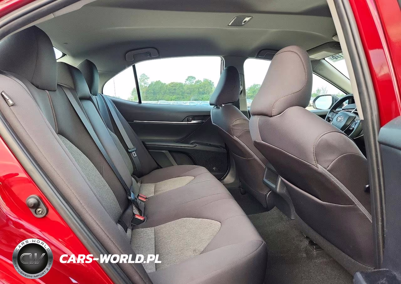 2019 Toyota Camry Le VIN:4T1B11HK7KU822870 - 10