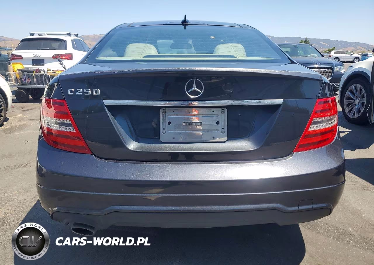 2012 Mercedes-Benz C 250 VIN:WDDGJ4HB9CF932455 - 6