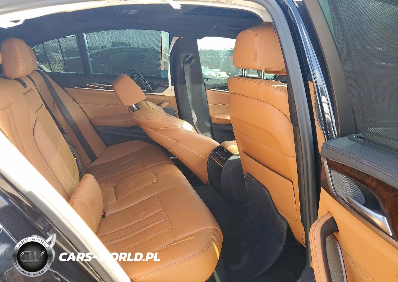 2020 BMW M550Xi VIN:WBAJS7C02LCE25631 - 10