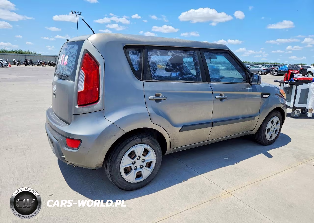 2013 Kia Soul Base VIN:KNDJT2A55D7527630 - 3