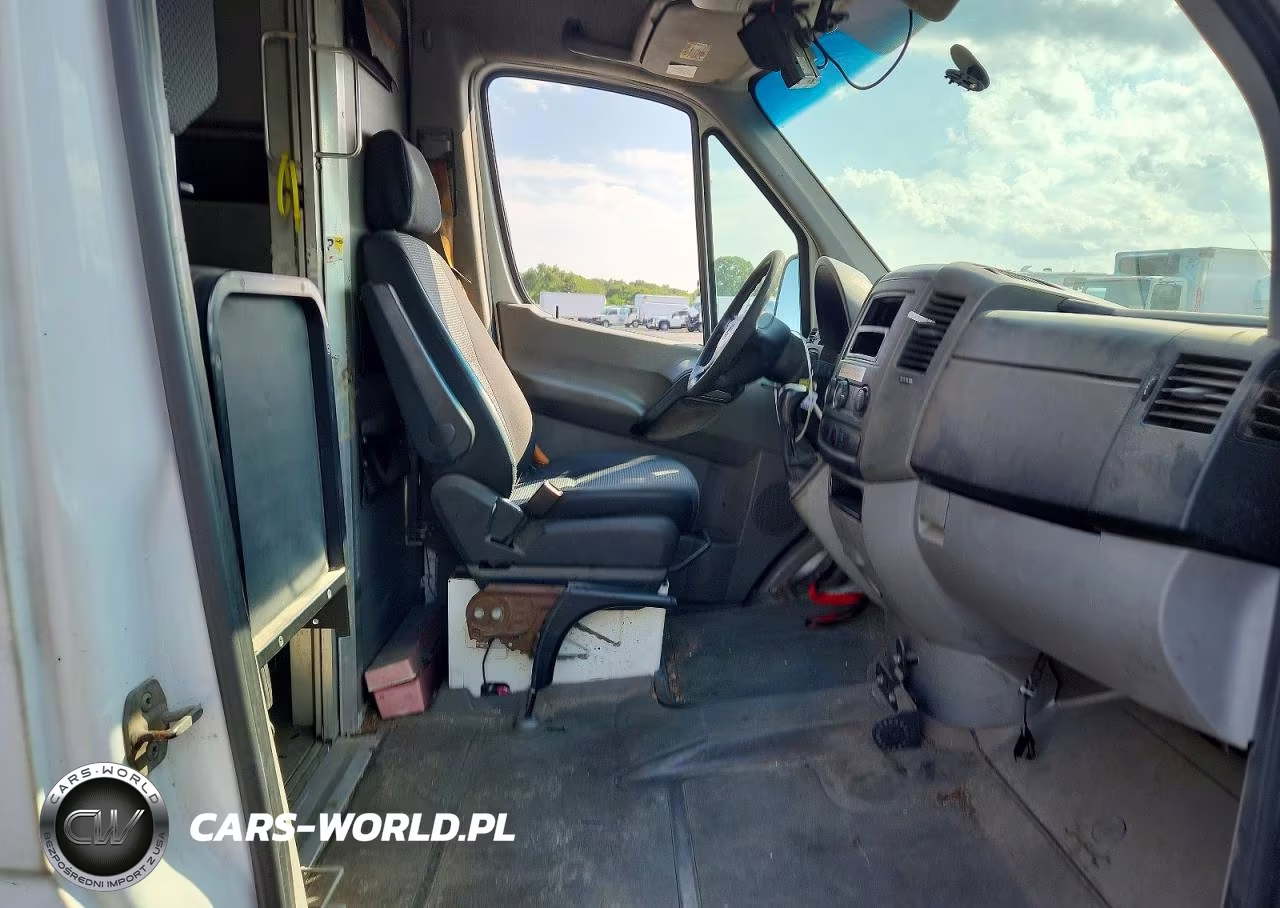 2011 Mercedes-Benz Sprinter 2500 Delivery Van VIN:WD3PE8CB4B5572636 - 11