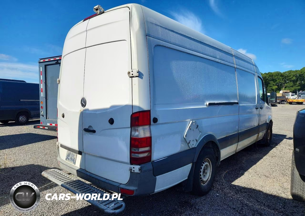 2011 Mercedes-Benz Sprinter 2500 Delivery Van VIN:WD3PE8CB4B5572636 - 3