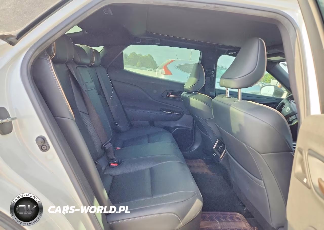 2024 Toyota Crown Platinum VIN:JTDAFAAF6R3006036 - 10