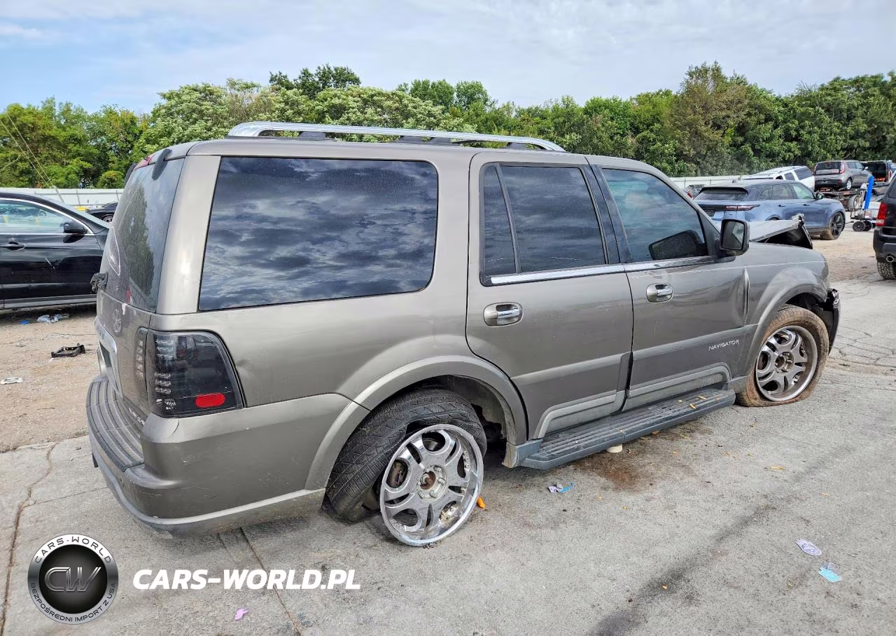 2004 Lincoln Navigator VIN:5LMFU27R84LJ16770 - 3
